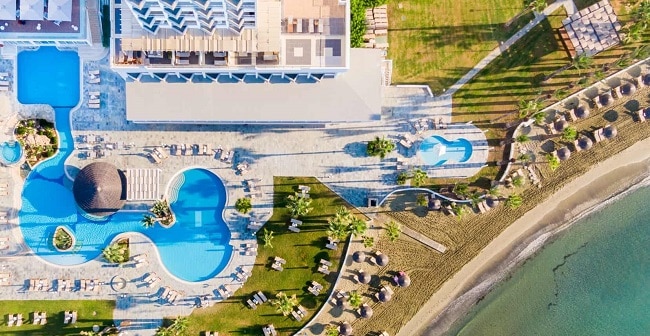 מלון גולדן ביי ביץ' הוטל – Golden Bay Beach Hotel