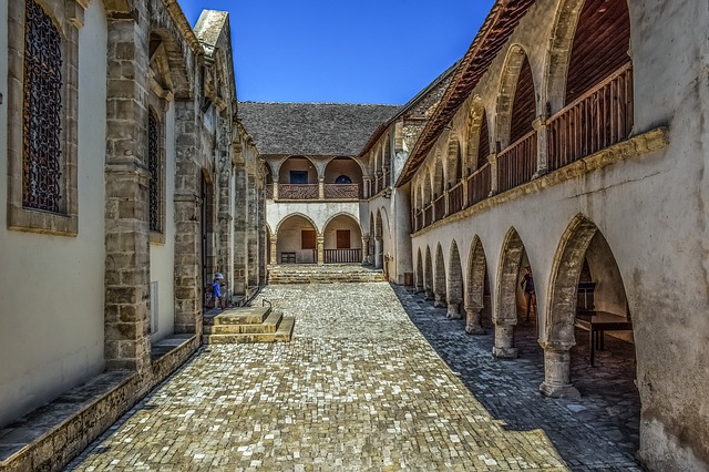 מנזר טימיוס סטבארוס Timios Stavros Monastery